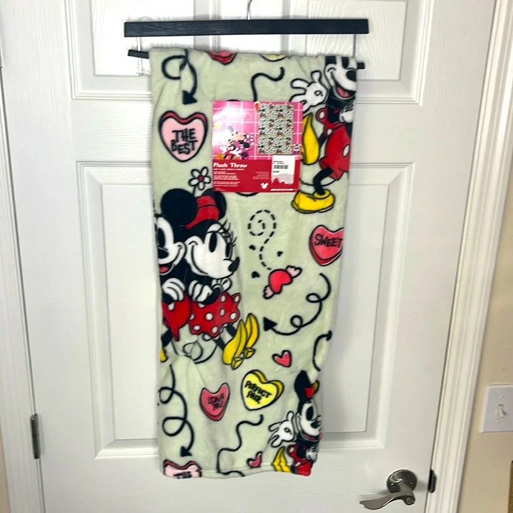 MICKEY & MINNIE MOUSE VALENTINE PLUSH THROW BLANKET, NWT